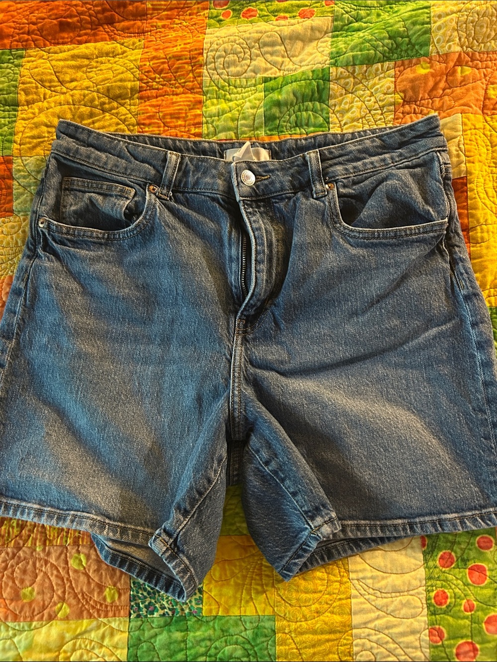 H&M Men's Denim Shorts in Medium Blue Wash